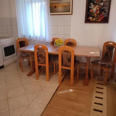 Barun Apartman Lusnic Exteriér fotografie