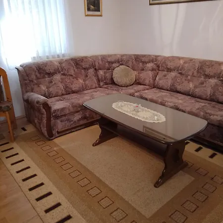 Barun Apartman Lusnic Exteriér fotografie