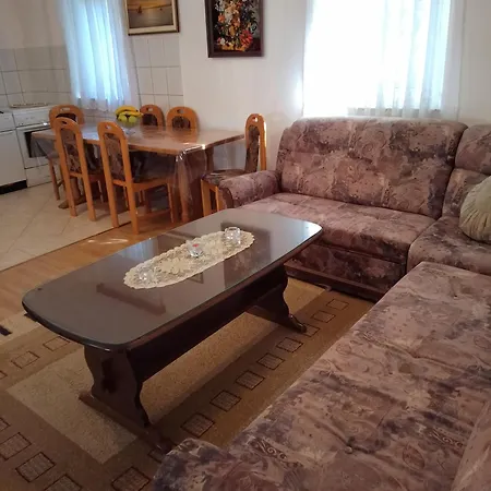 Barun Apartman Lusnic Exteriér fotografie